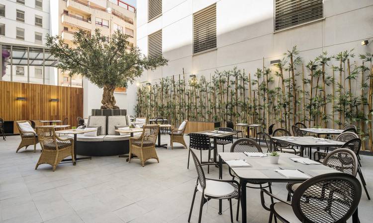 Restaurant terrace Hotel Ilunion Málaga Málaga Restaurant terrace Hotel Ilunion Málaga Málaga